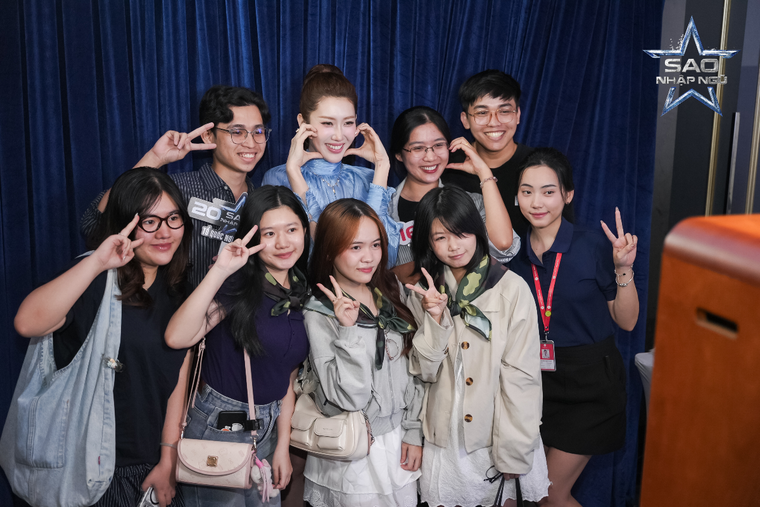 Fanmeeting Sao Nhập Ngũ: Thúy Ngân chia sẻ cảm xúc trước hành trình Trường Sa ảnh 3