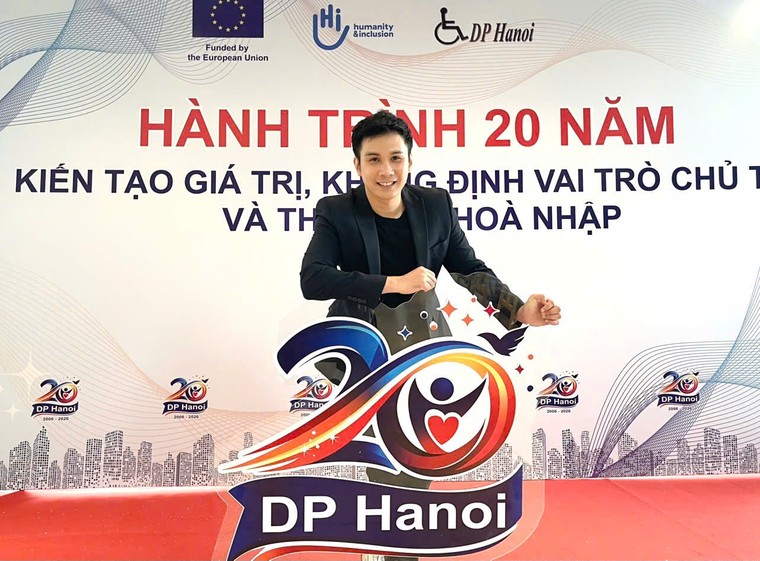 Phiên dịch viên ngôn ngữ ký hiệu: Hiếm người, hiếm “nghề” ảnh 3