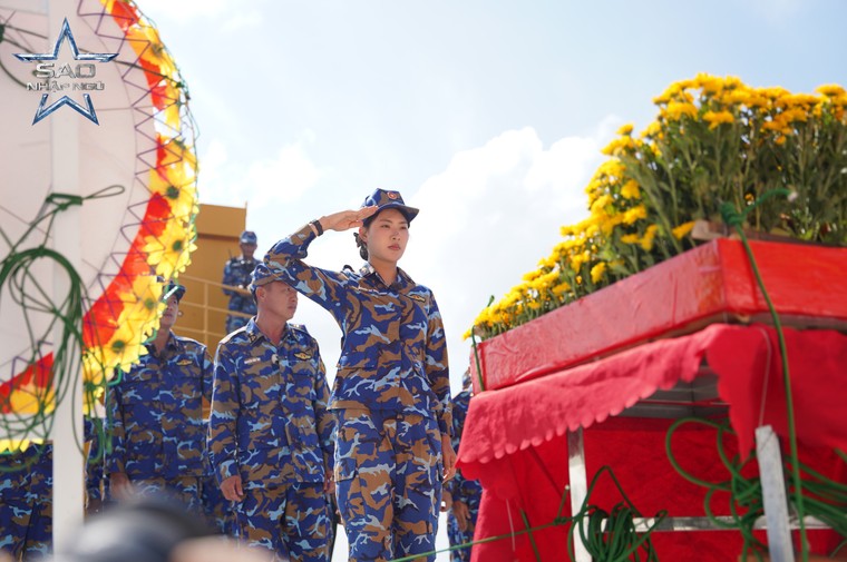 Tập 12 Sao Nhập Ngũ 2026: Châu Bùi, Minh Trang vật vã vì say sóng; dàn nghệ sĩ xúc động trước biển trời Tổ Quốc ảnh 4