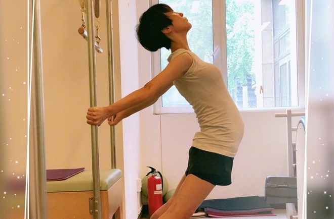 Vợ Ngô Kinh lo lắng vì bụng quá nhỏ dù mang bầu 7 tháng ảnh 1