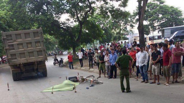 Người phụ nữ chết thảm vì giật mình nghe tiếng còi xe ảnh 1