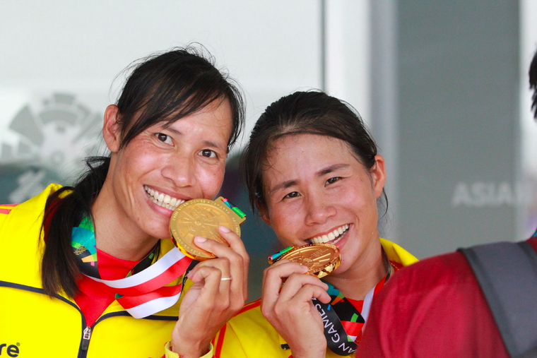 Ảnh: Đội rowing nữ Việt Nam oà khóc khi đoạt HC vàng Asiad đầu tiên ảnh 10