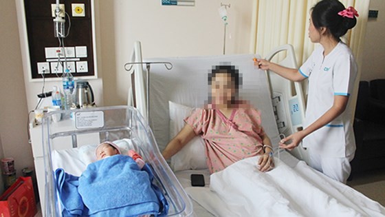 Mẹ đau ruột thừa lúc sắp chuyển dạ, con vẫn chào đời khỏe mạnh ảnh 1