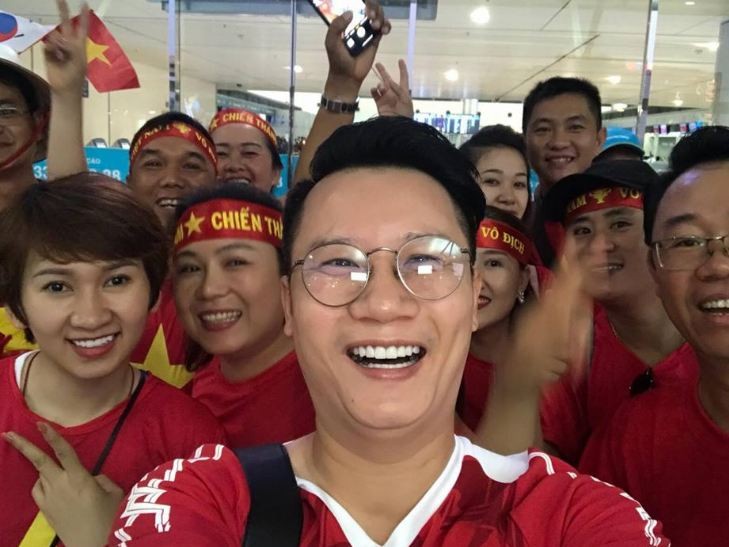 CĐV đi 'tiếp lửa' cho Olympic Việt Nam từ mờ sáng ảnh 5