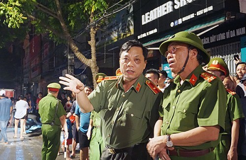 Thanh Hóa: Cháy lớn trong đêm, nhiều nhà dân bị lửa thiêu rụi ảnh 3