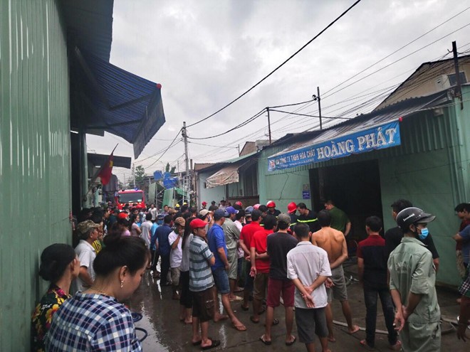 Cháy lớn ở kho hóa chất tại Sài Gòn ảnh 1