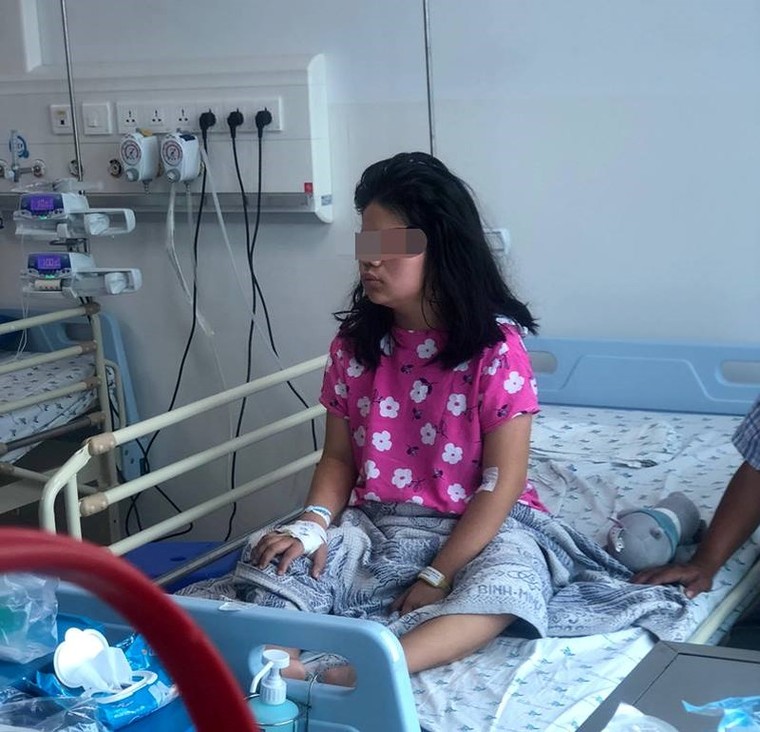 Bệnh nhi bị liệt toàn thân sau 2 tuần sốt nhẹ, đau họng... ảnh 1