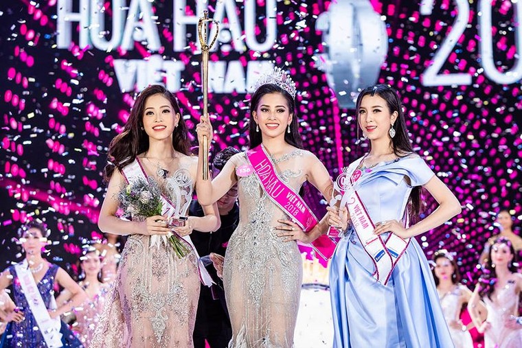 Khoảnh khắc đăng quang xúc động của tân HHVN Trần Tiểu Vy ảnh 8