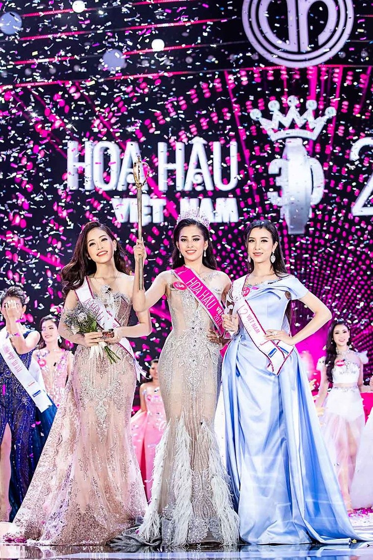 Khoảnh khắc đăng quang xúc động của tân HHVN Trần Tiểu Vy ảnh 9