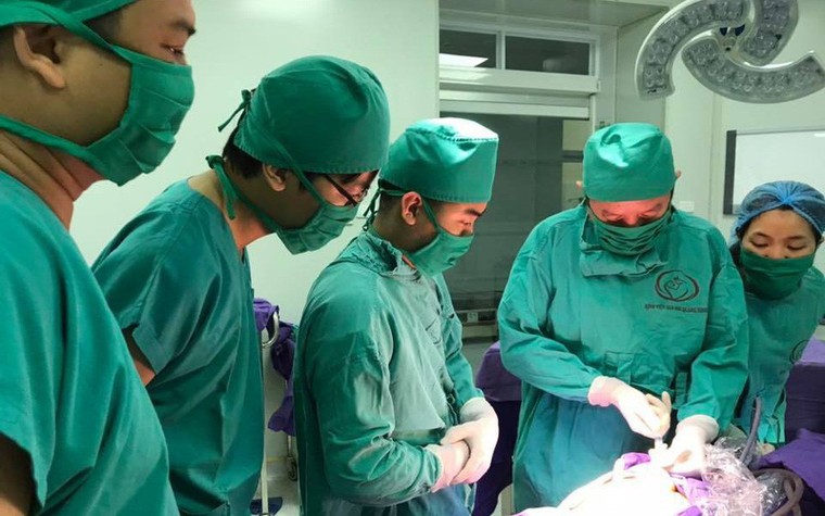 Cháu bé vừa chào đời đã mang ‘u quái’ ở vùng cụt ảnh 1