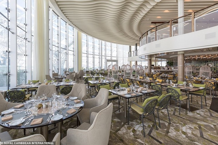 Tàu du lịch lớn nhất thế giới được chào đón tại Mỹ ảnh 4