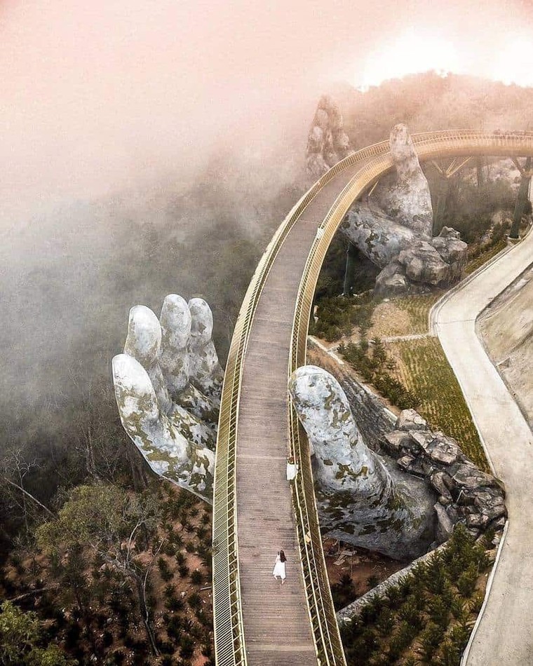 Nhịp dài nhất là bao nhiêu mét? 