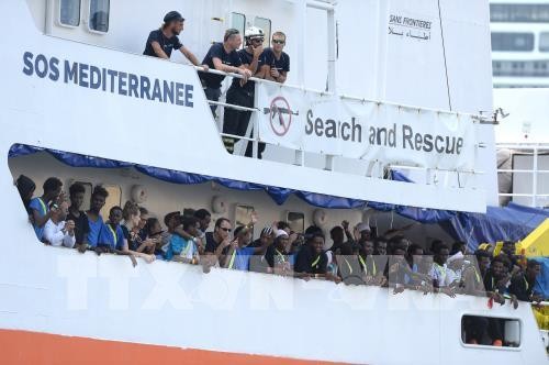 Có ít nhất bao nhiêu quốc gia EU có ý định rút khỏi Hiệp ước toàn cầu về di cư?