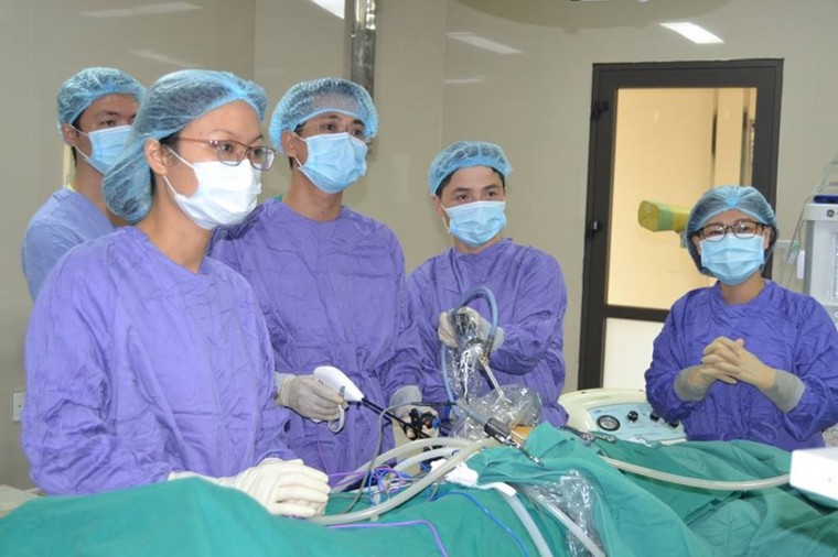 Người phụ nữ mang trên mình hai khối u quái ác ảnh 1