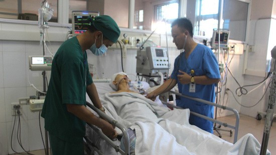 Trắng đêm chạy đua 'tử thần' cứu 11 nạn nhân tai nạn giao thông ảnh 1