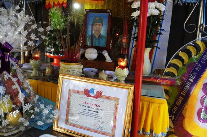 Vinh danh anh dân quân cứu người đến kiệt sức, thiệt mạng trong lũ ảnh 2