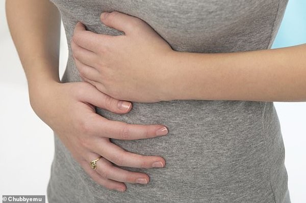 Nôn nóng giảm cân, cô gái uống cả lít nước tương đã bị chết não ảnh 1