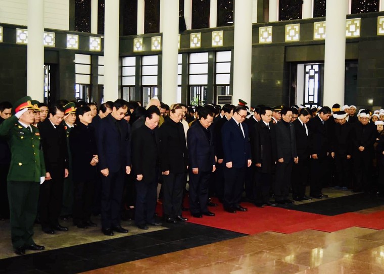 Lãnh đạo Đảng, Nhà nước viếng đồng chí Nguyễn Văn Trân ảnh 3