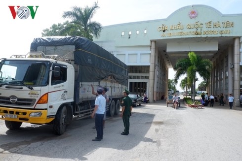 Thu thuế từ nhập khẩu xăng dầu tăng đột biến ảnh 1