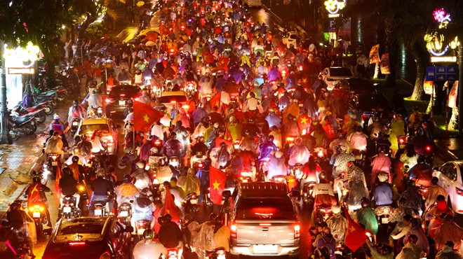 Thủ tướng Nguyễn Xuân Phúc trao cúp vô địch cho Đội tuyển Việt Nam ảnh 5