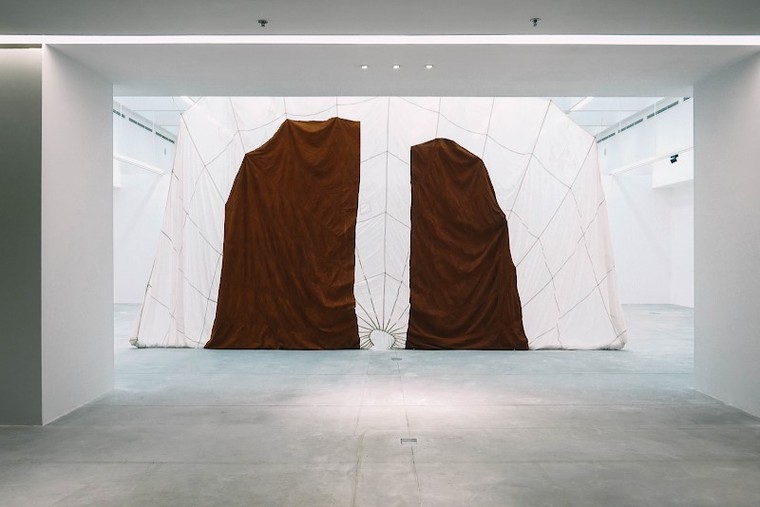 Thơ ca và hoài niệm với ‘Xe Đạp Ơi’ và ‘Vòng Tròn/Thời Gian’ ảnh 2