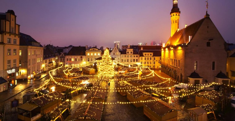 Chiêm ngưỡng những cây thông Noel độc, đẹp trên thế giới ảnh 1