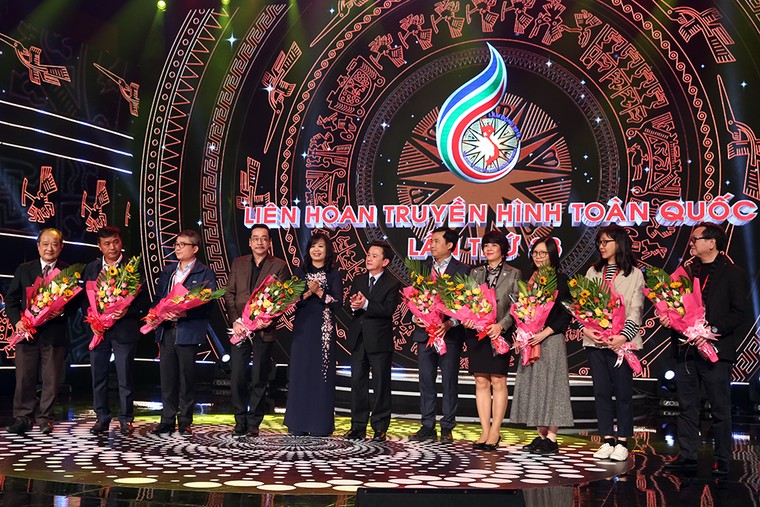 Đổi mới, sáng tạo từ thách thức công nghệ, internet, mạng xã hội ảnh 2