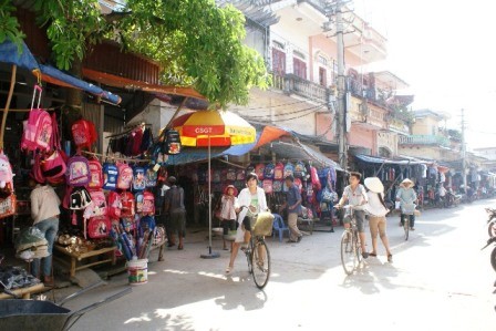 Mật độ dân số xã Ngư Lộc là bao nhiêu?