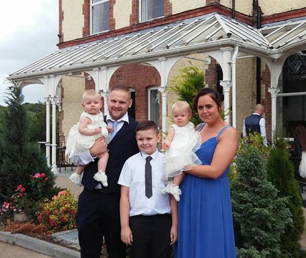 Nhầm tưởng chuyển dạ là táo bón, người phụ nữ sinh con trong nhà tắm ảnh 1