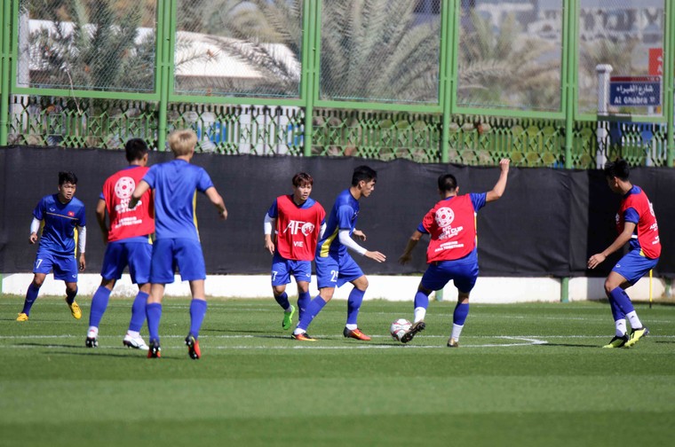 Hình ảnh ĐT Việt Nam tập luyện sau trận gặp Iraq ảnh 8