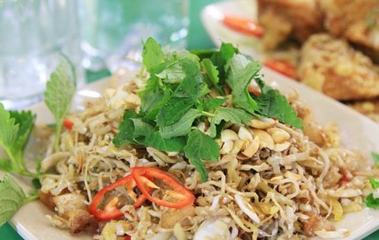 Nhút được sử dụng vào mùa nào trong năm?