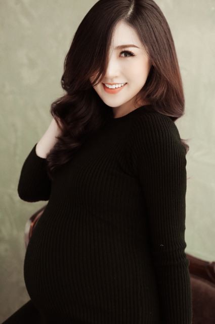 Á hậu Tú Anh quyết giữ kín hình ảnh về con trai ảnh 4