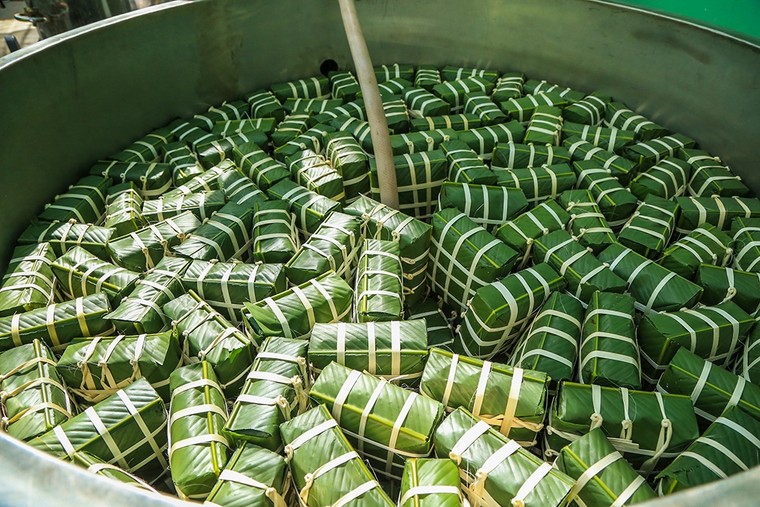 Khâu cuối cùng khi làm bánh chưng là gì?