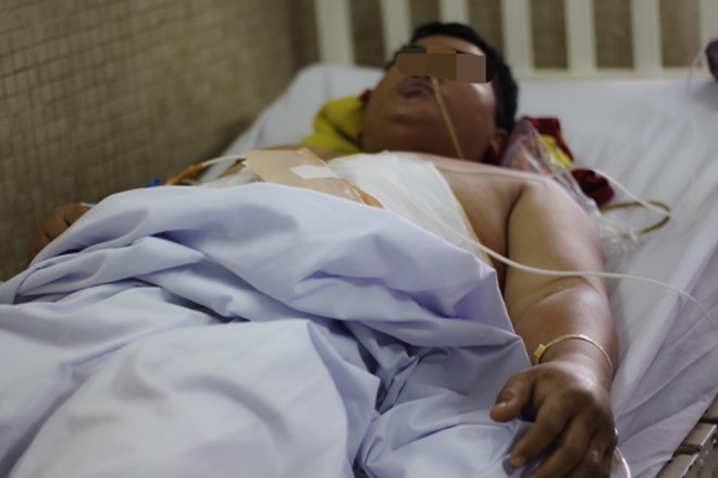 Cứu sống bệnh nhân bị đâm ở ngực, mất hai lít máu ảnh 1