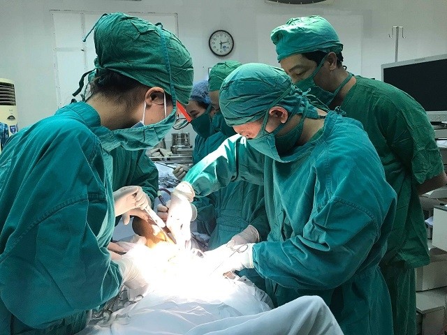 Bệnh viện huyện cứu sống cụ bà 103 tuổi bị gãy xương đùi nguy kịch ảnh 1