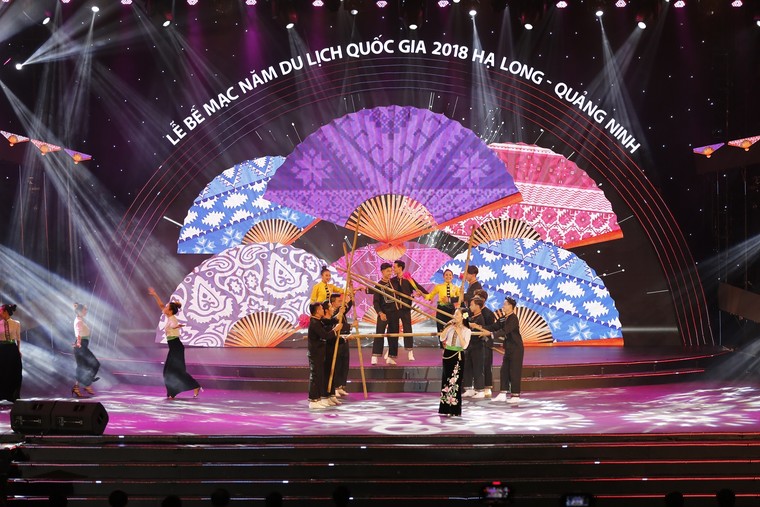 Bế mạc Năm du lịch quốc gia 2018, mãn nhãn quan khách ASEAN ảnh 2