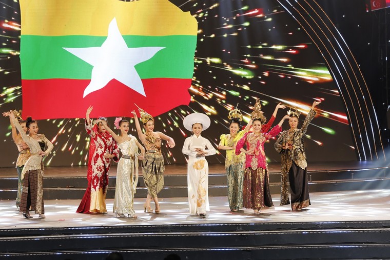 Bế mạc Năm du lịch quốc gia 2018, mãn nhãn quan khách ASEAN ảnh 9