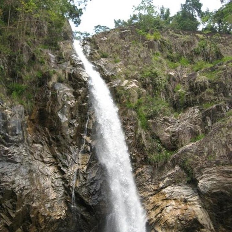 3 người tử vong khi leo lên thác nước ở Khánh Hòa ảnh 1