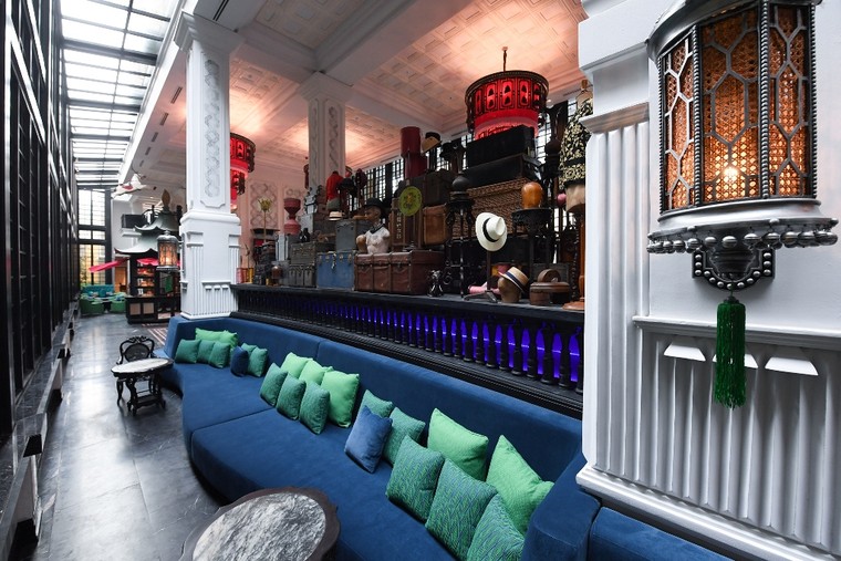 Bảy lớp sơn giả cổ và những 'chuyện kỳ quặc' của 'ông hoàng resort' Bill Bensley tại Việt Nam ảnh 5