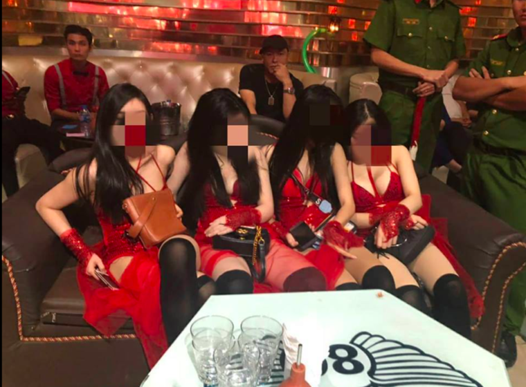 Nhiều dân chơi đang ‘phê’ ma tuý trong quán bar ở TP.HCM ảnh 1