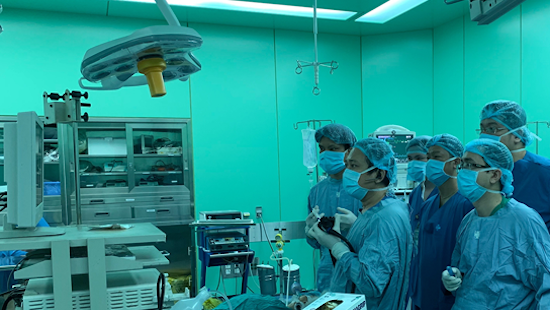 Việt Nam lần đầu nội soi mở cơ qua đường miệng ảnh 1