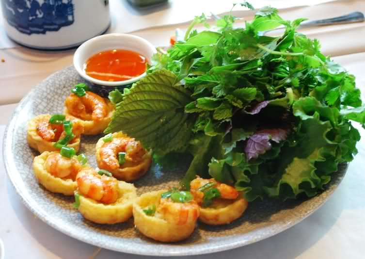 Bánh cóng là đặc sản của tỉnh nào?