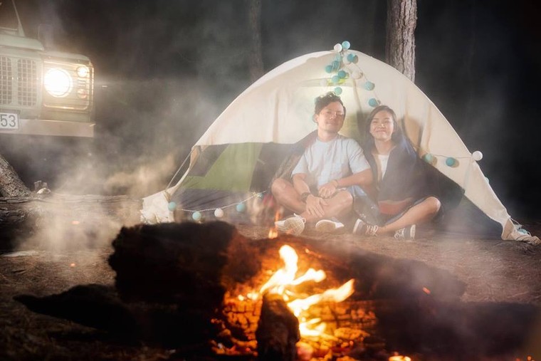 Vợ 9X của Tiến Đạt đăng ảnh lãng mạn, trêu chồng là 'người đàn ông vác bụng bự' ảnh 2