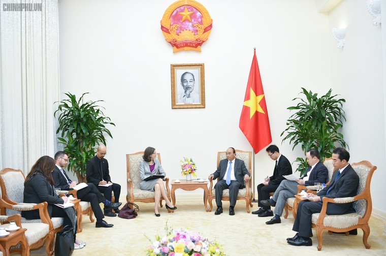 Thủ tướng tiếp Đại sứ Chile và Canada ảnh 1