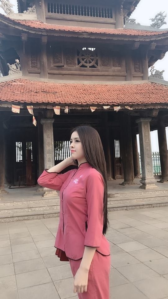 Thư Dung đáp trả gay gắt khi bị anti-fan nói 'đi chùa cầu câu khách sộp' ảnh 1