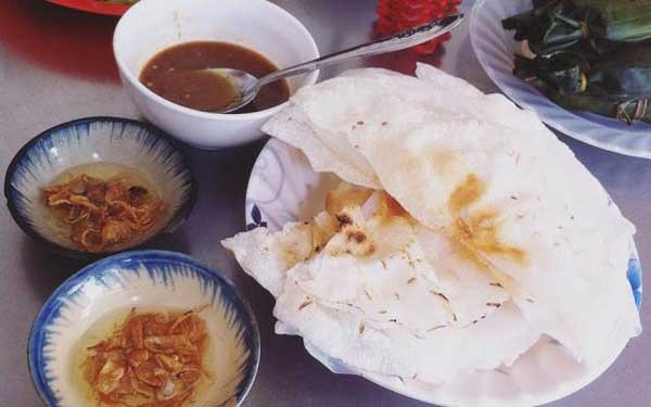 Bánh đập được làm từ bột gì?