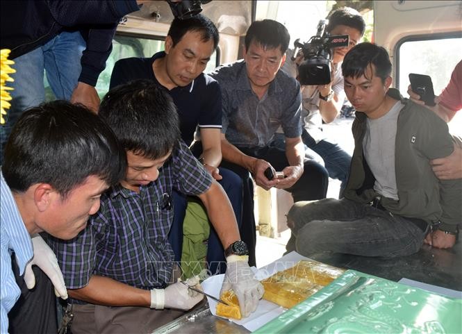 Mua 14.000 viên nghi là ma túy tổng hợp từ mẹ ruột ảnh 1