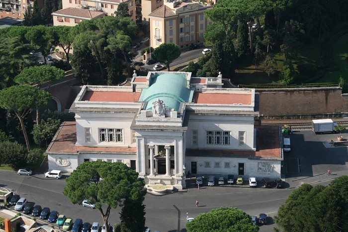 Tòa thánh Vatican có tổng diện tích là bao nhiêu?