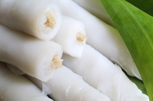 Bánh gật gù có màu gì?