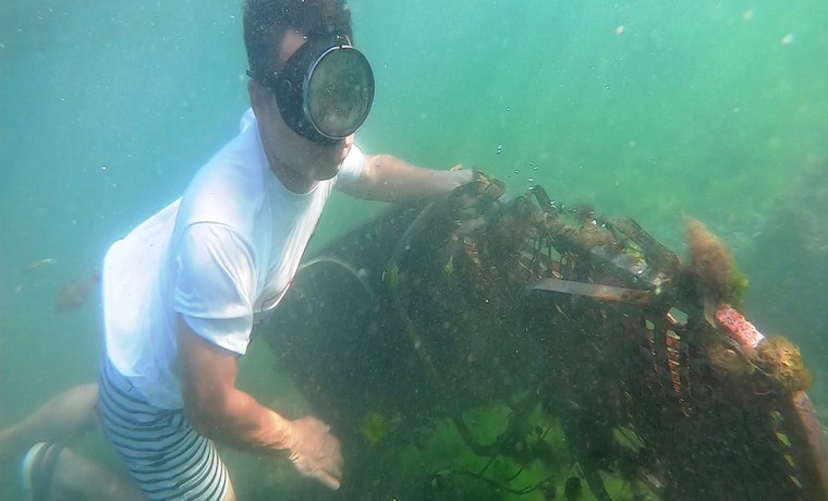 Lặn vớt rác biển ven bờ đảo Lý Sơn ảnh 3